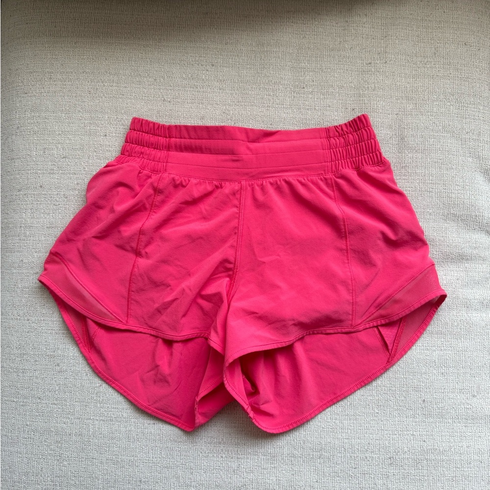 lululemon HR Hotty Hot Shorts 2.5” - Lipgloss